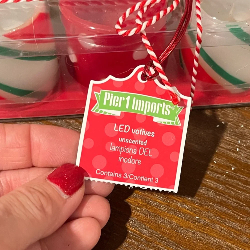 Holiday/Christmas Bundle includes Pier 1 mini motive, 2 holiday spatulas & decor